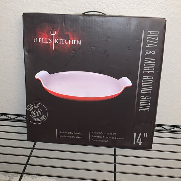 BNWOT HELL'S KITCHEN 14" PIZZA & More 14" Baker Stoneware - Picture 1 of 9